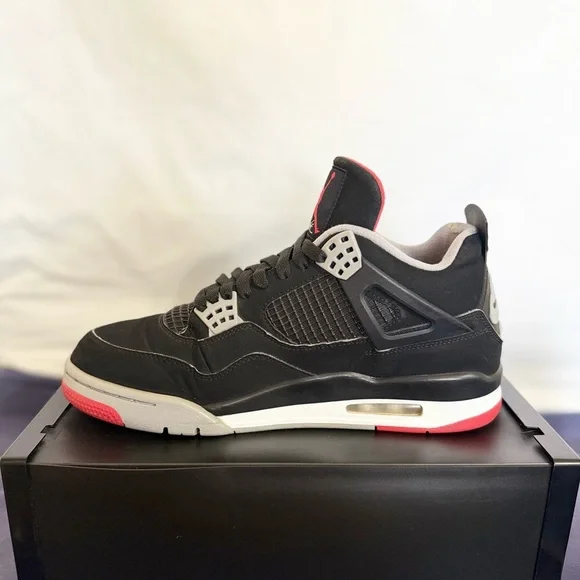 AUTHENTIC Jordan 4 Retro Bred size 10 308497-060 2019 PRE-OWNED
